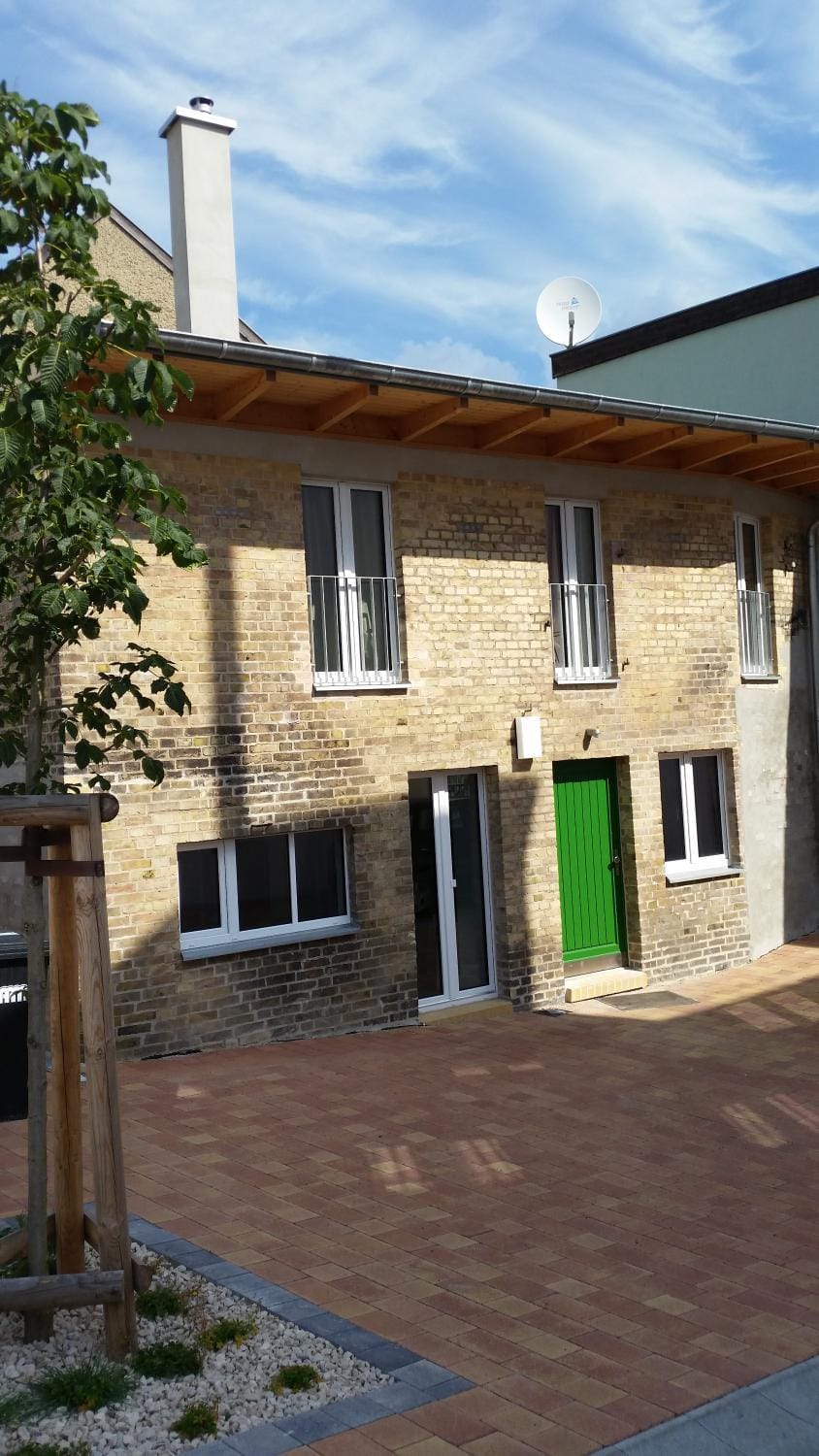Facade/entrance
