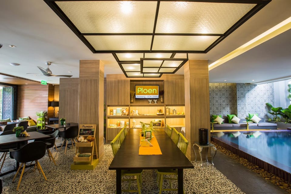 TV and multimedia, Lounge or bar, Swimming pool