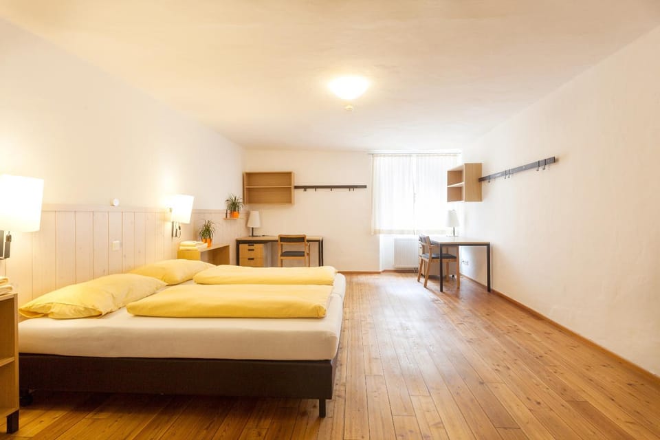 Day, Photo of the whole room