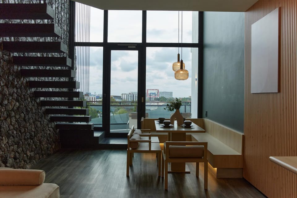 Living room, Seating area, Dining area