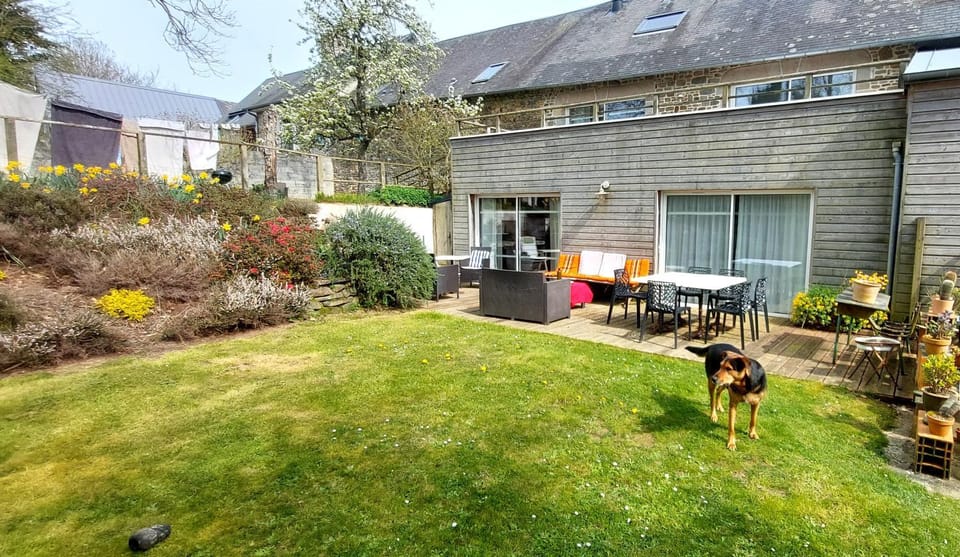 Property building, Patio, BBQ facilities, Garden