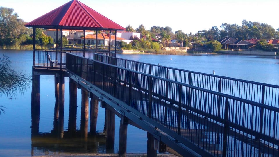 Nearby landmark, Neighbourhood, Summer, Lake view
