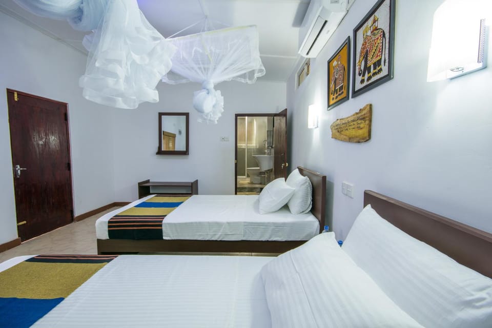 Photo of the whole room, Decorative detail, Bedroom