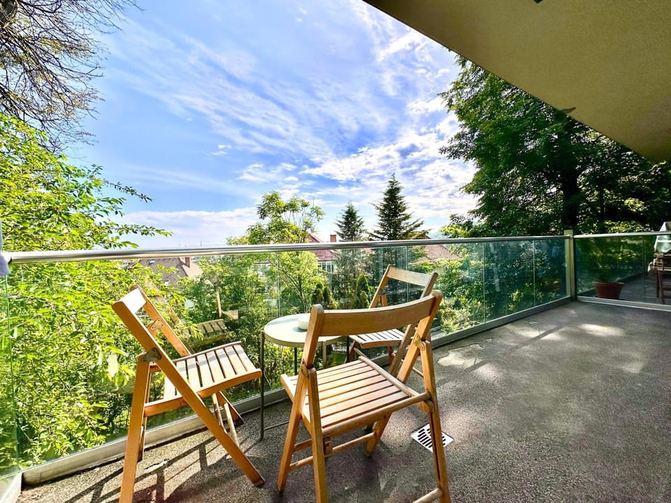 Natural landscape, Summer, Balcony/Terrace, Balcony/Terrace, Living room, City view, Mountain view, Breakfast