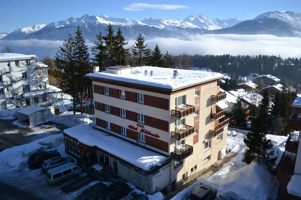 Facade/entrance, Winter