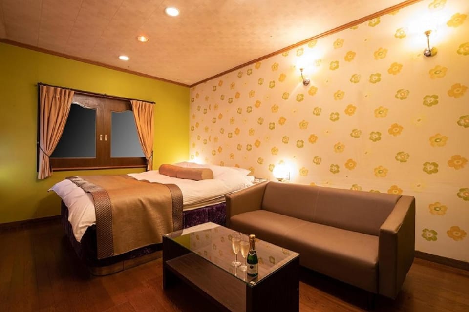 プレゼントホテル チャペルガーデン 可児 ｰ大人専用ｰ Love hotel in Japan