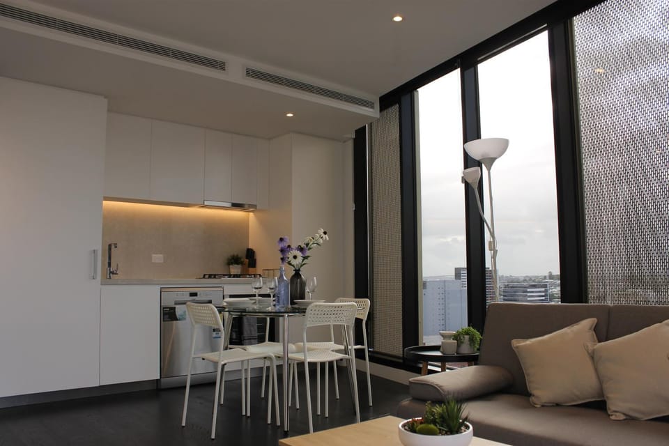 Spectacular Views of CBD by FV with Free Car Park Apartment in Brisbane