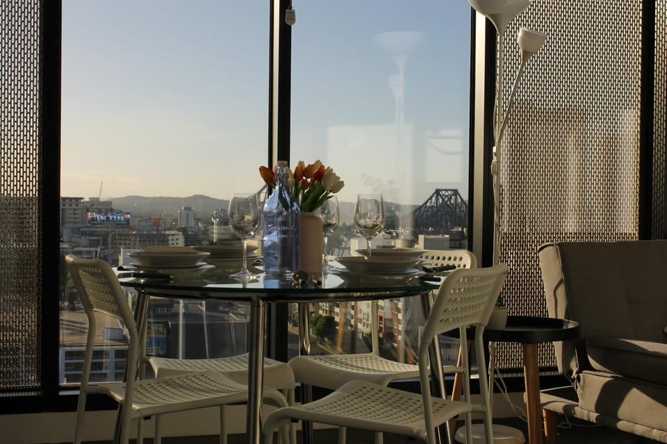 Dining area, Street view