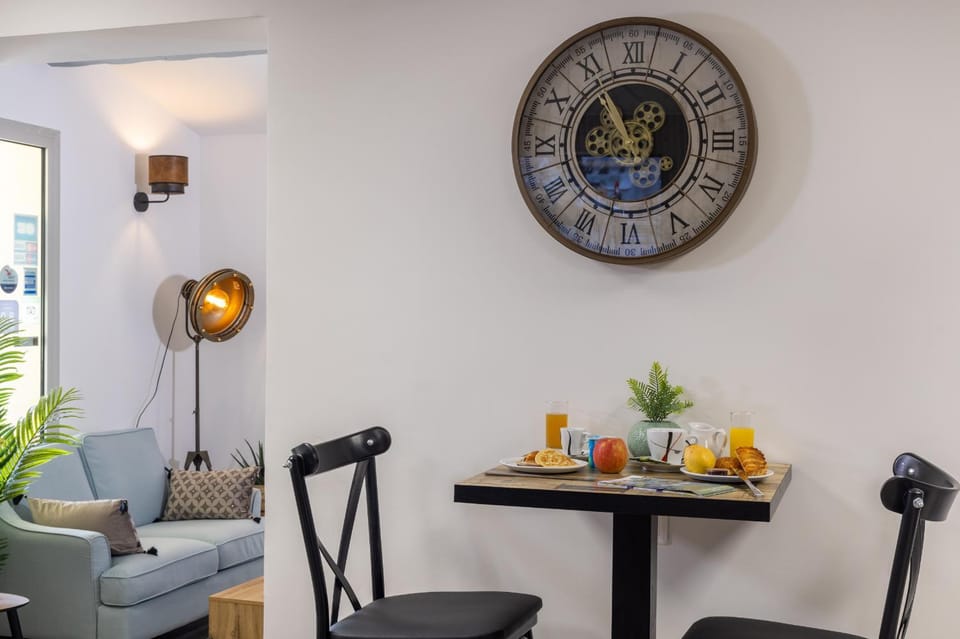 Dining area, Breakfast