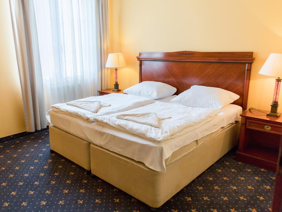 Bed, View (from property/room), Photo of the whole room, Bedroom, On site