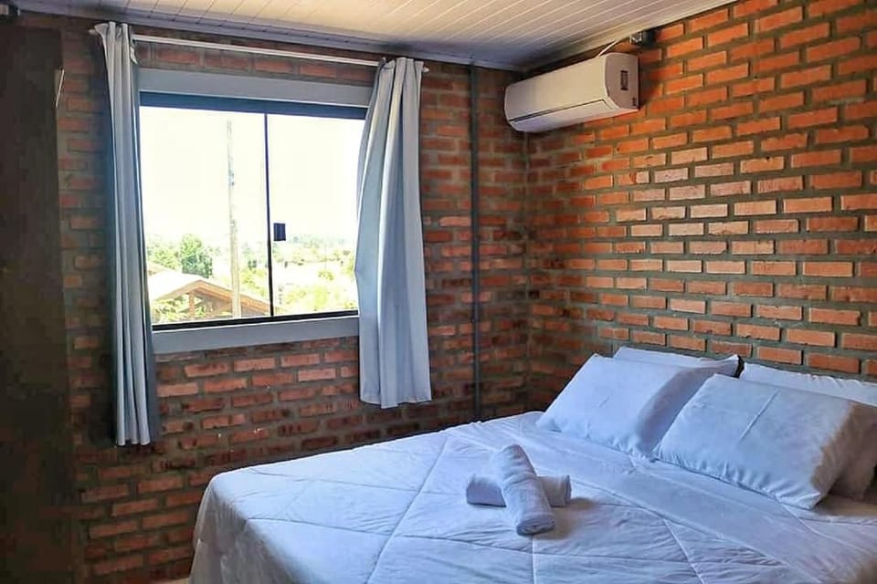 Bedroom, air conditioner