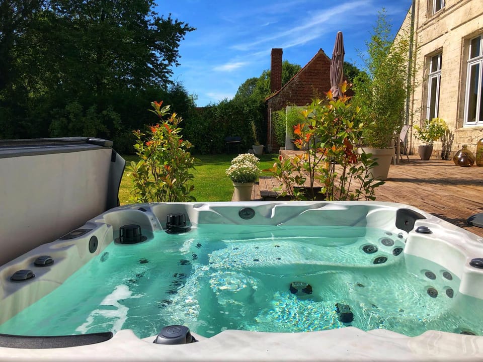 Hot Tub, Spa and wellness centre/facilities