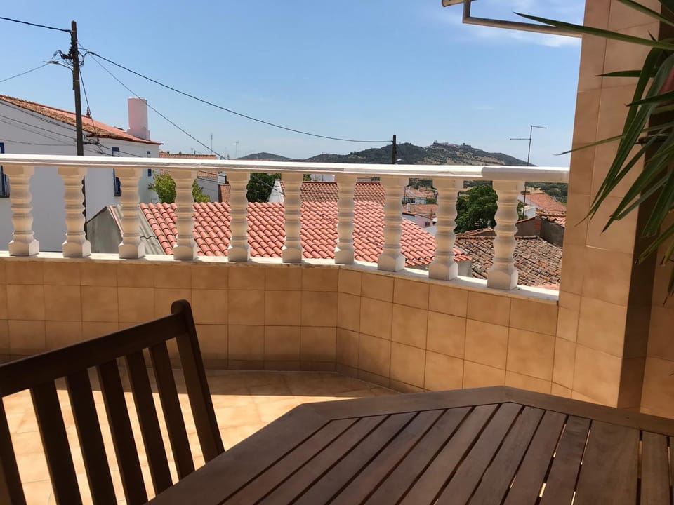 Casa da tia Bina Apartment in Monsaraz