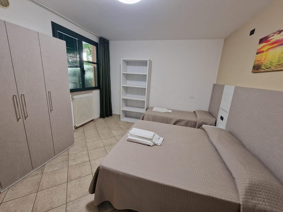Bed, Bedroom, towels, wardrobe