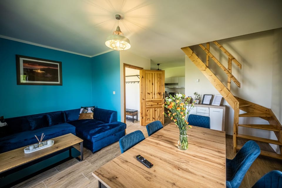TV and multimedia, Balcony/Terrace, Living room, Seating area, Dining area, City view, Garden view, locker