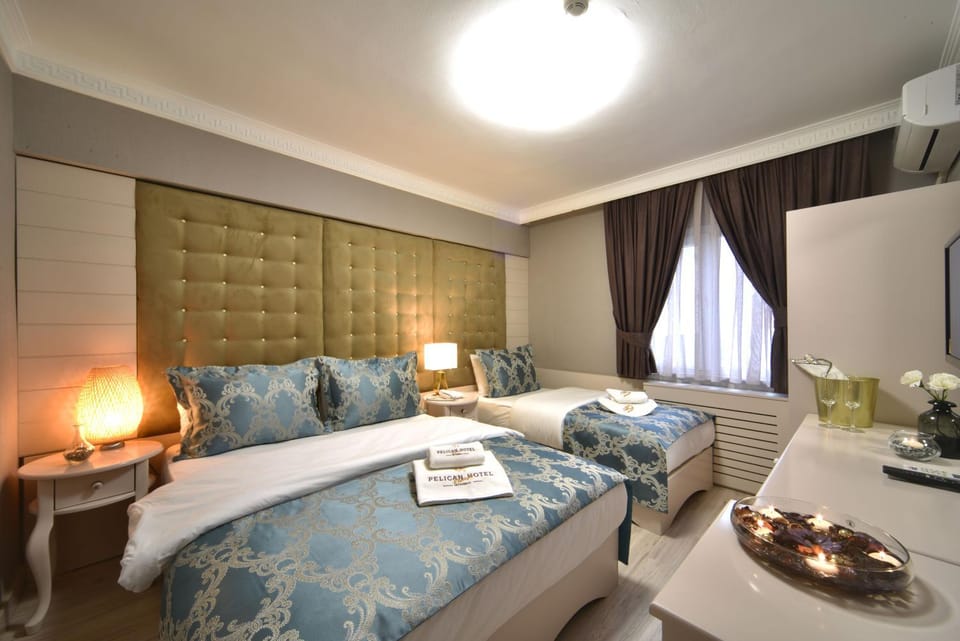 Photo of the whole room, Decorative detail, Bedroom