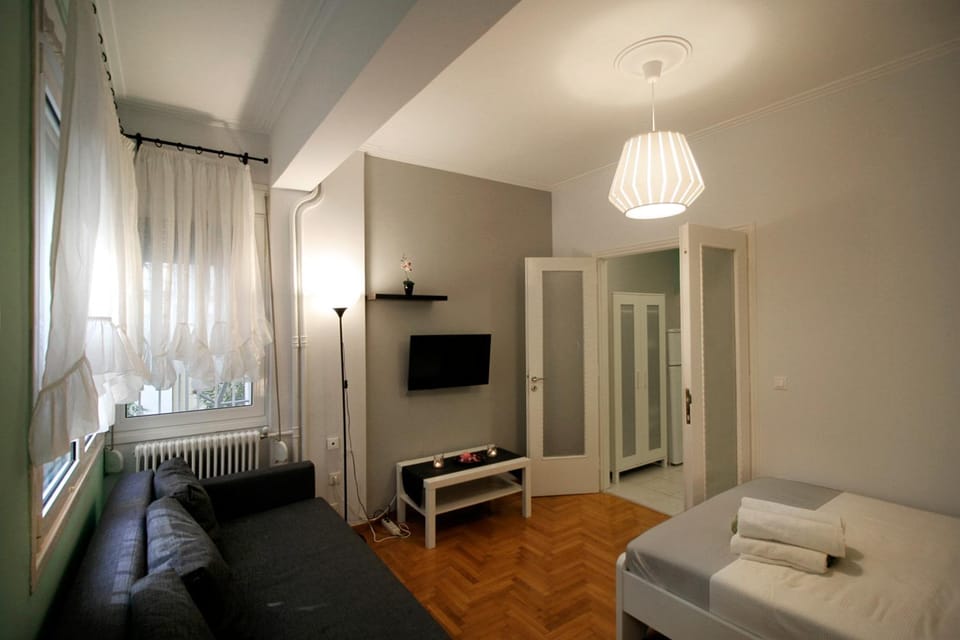 Luxury flat in Kolonaki, 3’ Metro Apartment in Athens