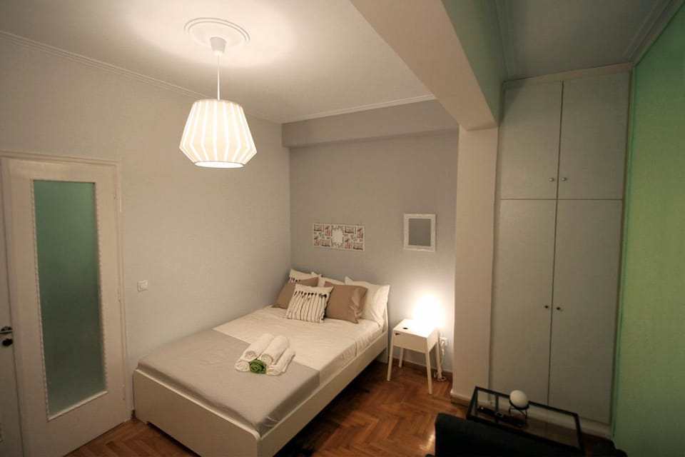 Luxury flat in Kolonaki, 3’ Metro Apartment in Athens