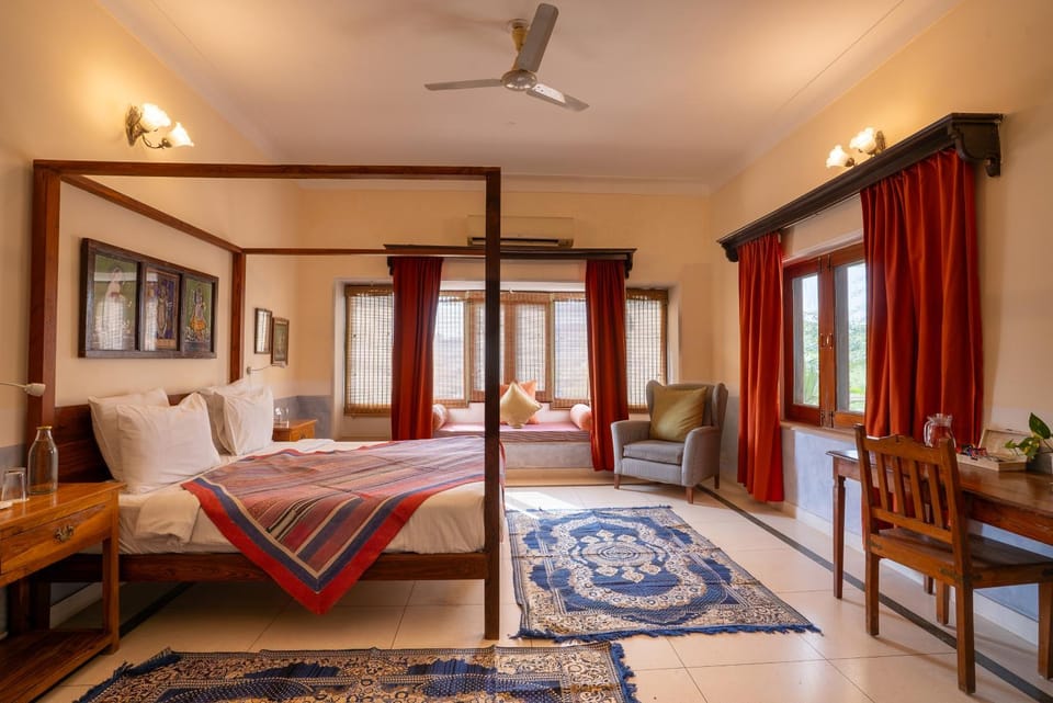 Bed, Living room, Photo of the whole room, Bedroom