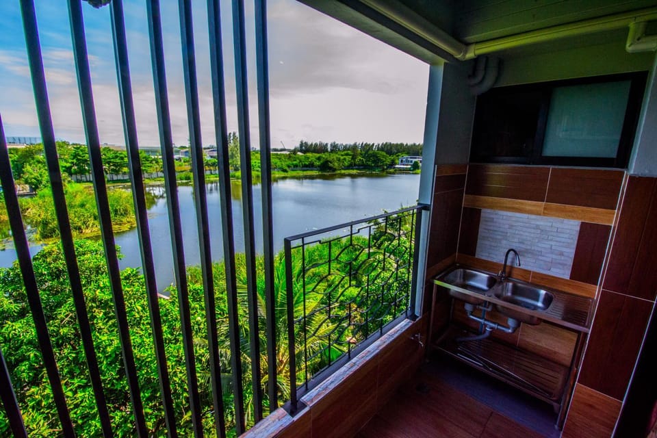 Na Siri Lake View Hotel in Bangkok