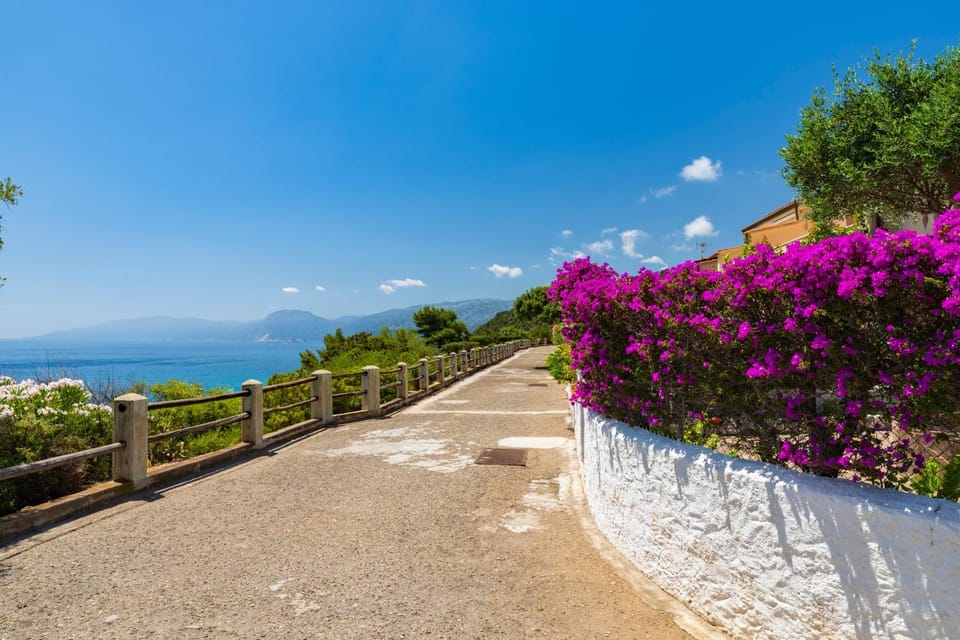 Nearby landmark, Spring, Day, Neighbourhood, Natural landscape, Mountain view, Sea view