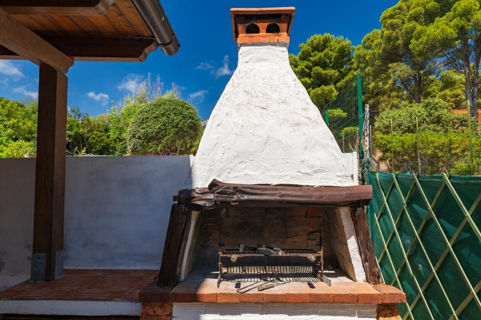 Day, BBQ facilities