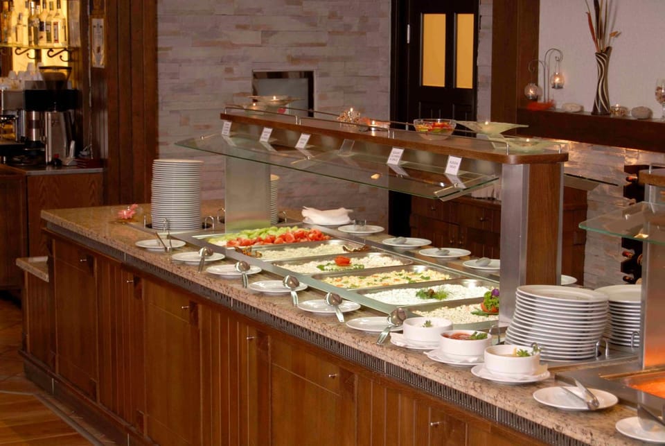Restaurant/places to eat, Food and drinks