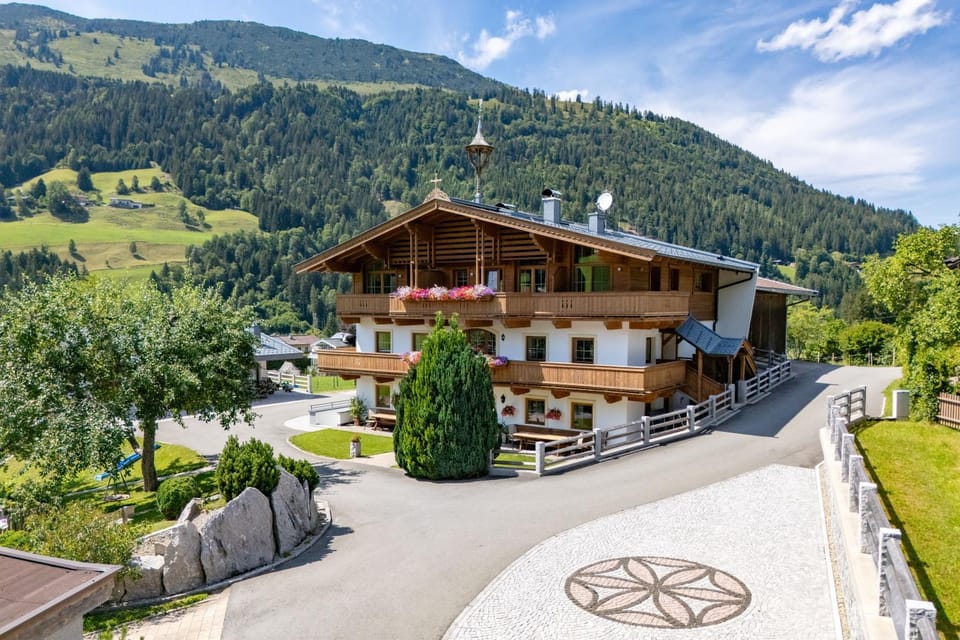 Property building, Garden, Area and facilities, Parking