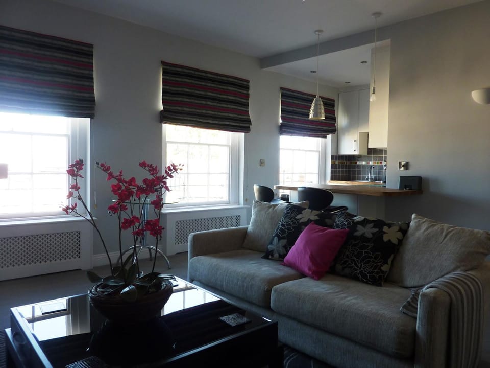 Living room, Photo of the whole room