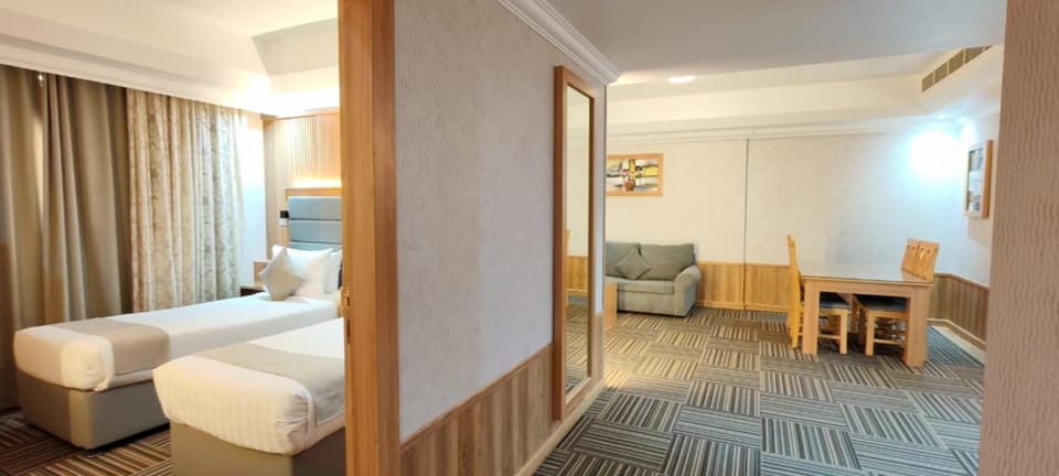 Bed, Living room, Photo of the whole room, Seating area, Bedroom