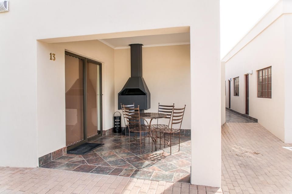 Patio, BBQ facilities
