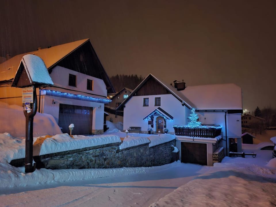 Property building, Facade/entrance, Winter