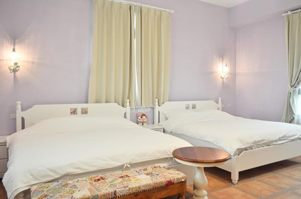 Bed, Photo of the whole room