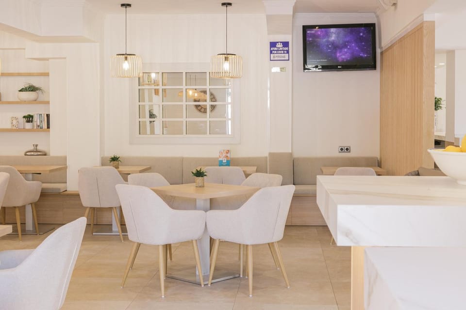Lounge or bar