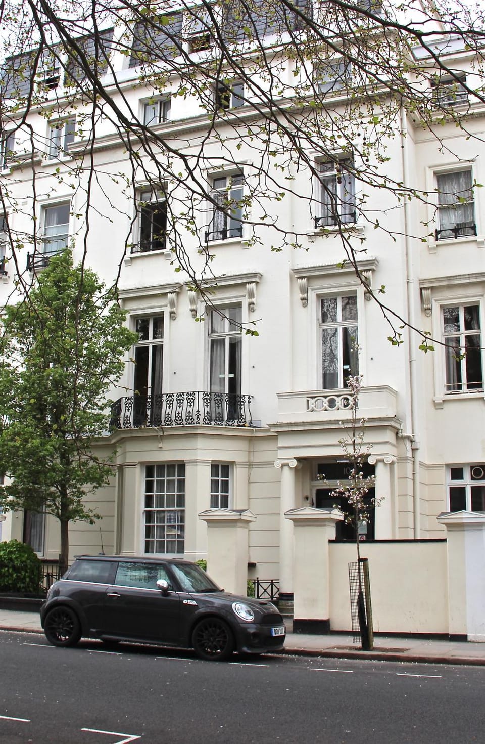 Facade/entrance