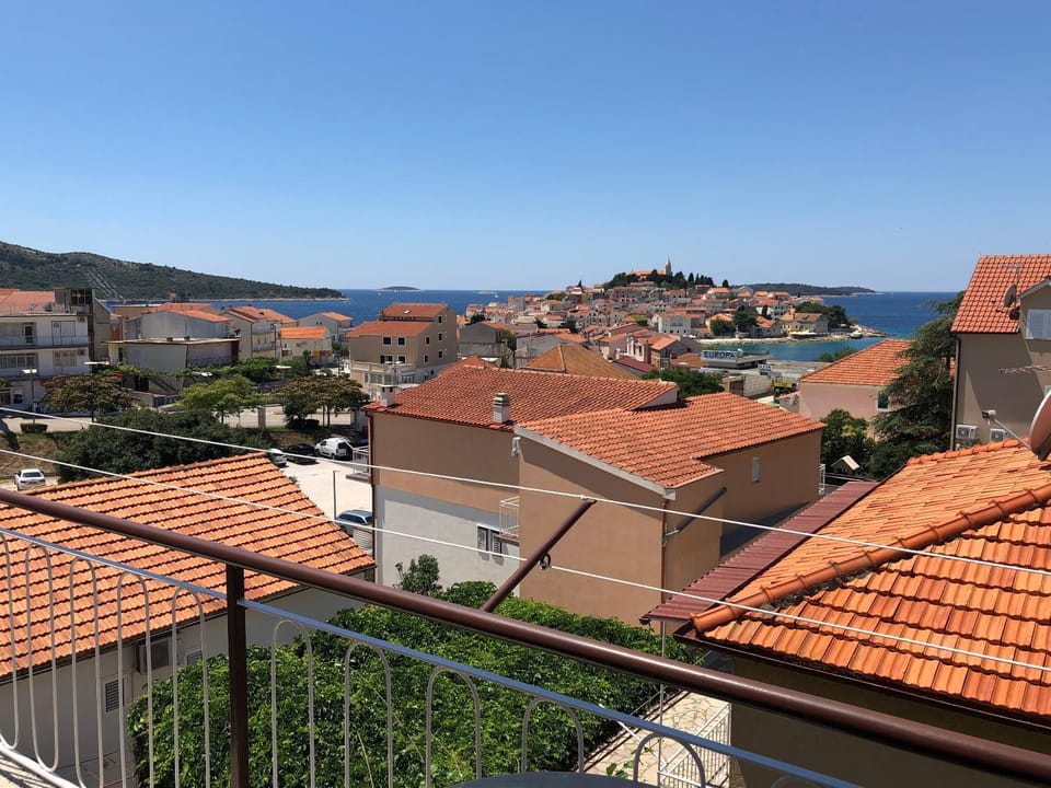 Balcony/Terrace, City view