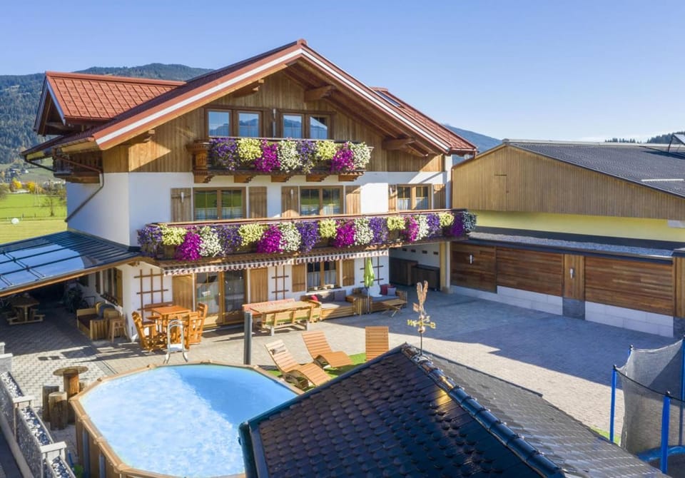Property building, Facade/entrance, Garden, Table tennis, Balcony/Terrace, Garden view, Pool view, Sports