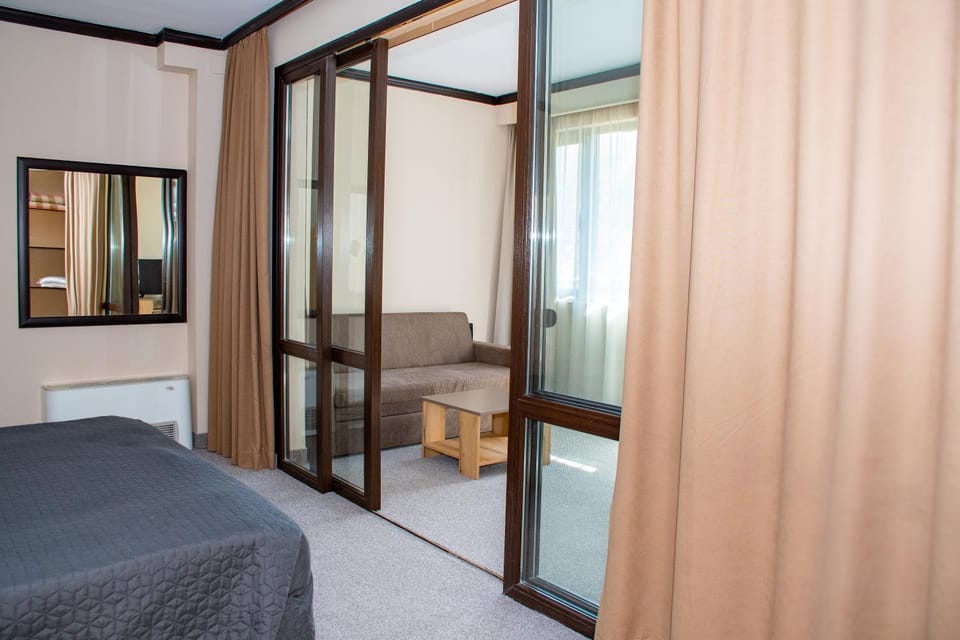 Living room, Photo of the whole room, Seating area