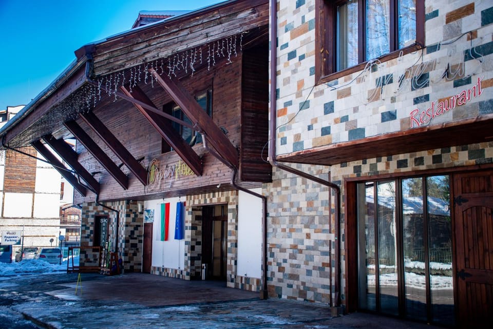 Property building, Facade/entrance