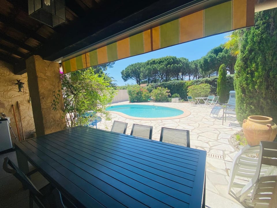villa avec jacuzzi Villa in Sainte-Maxime