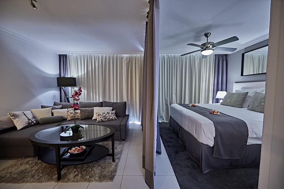 Living room, Photo of the whole room, Bedroom
