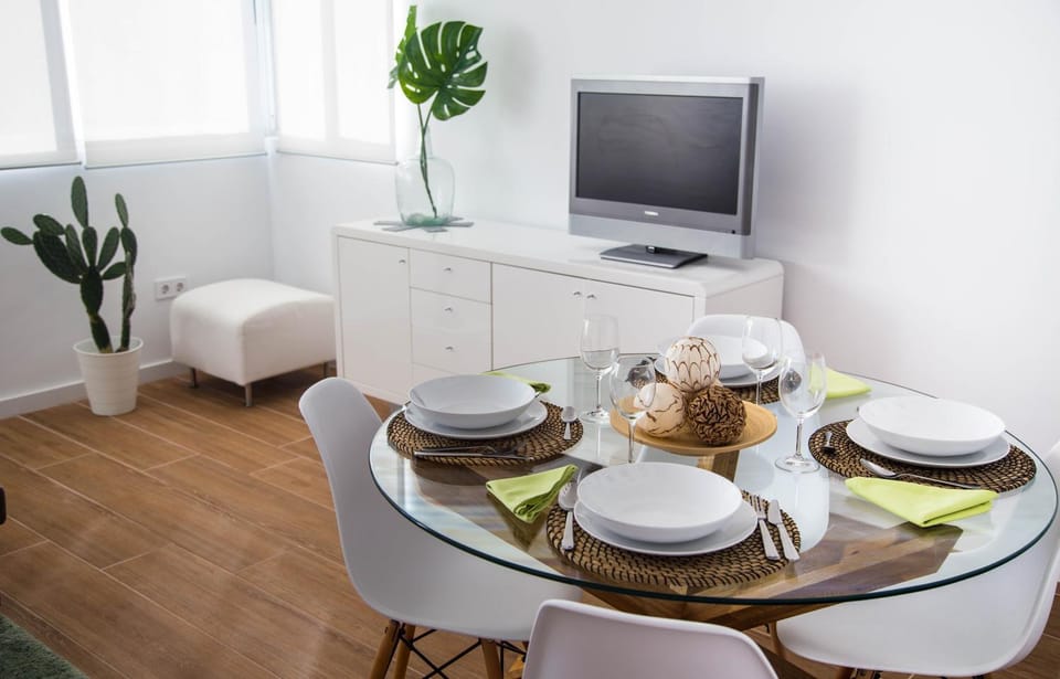 TV and multimedia, Living room, Decorative detail, Dining area