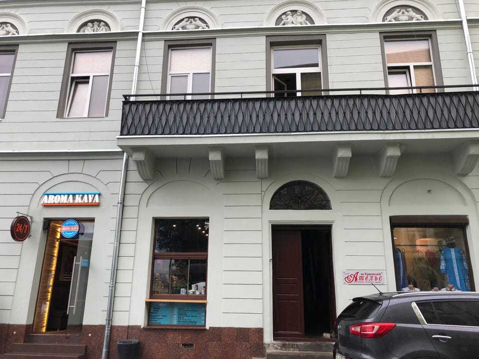 Facade/entrance