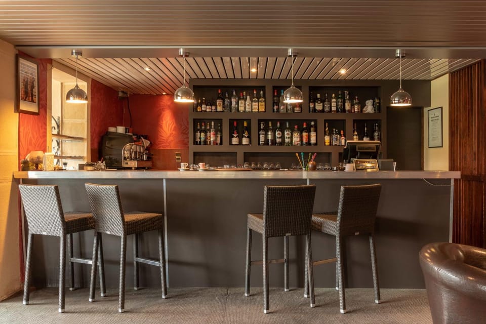Lounge or bar