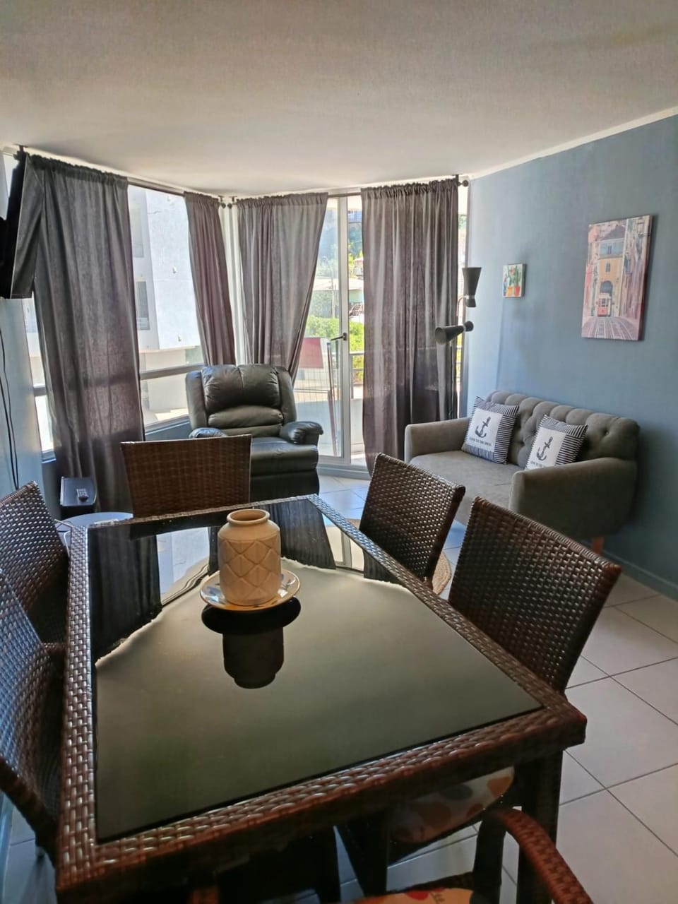 Communal lounge/ TV room