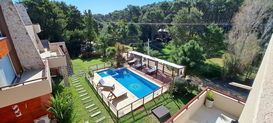 Bird's eye view, Pool view