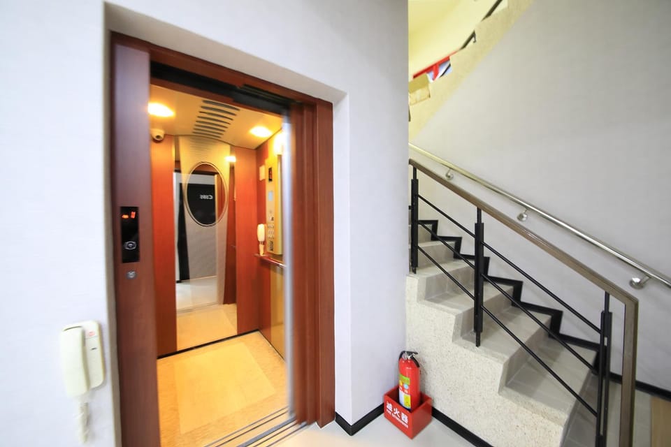 花蓮亮君經典民宿1館加2館民宿-東大門夜市-電梯包棟Bright King Homestay Vacation rental in Taiwan, Province of China