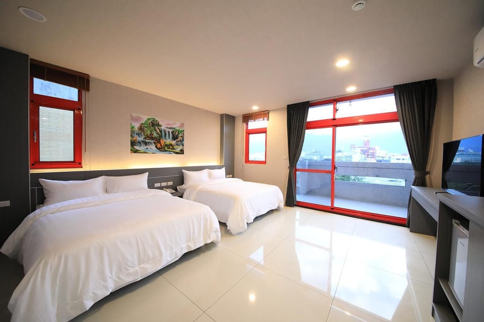 Shower, Toilet, Bathroom, Balcony/Terrace, Photo of the whole room, Mountain view