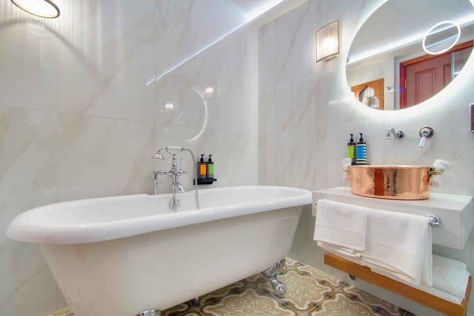 Bathroom, Bath