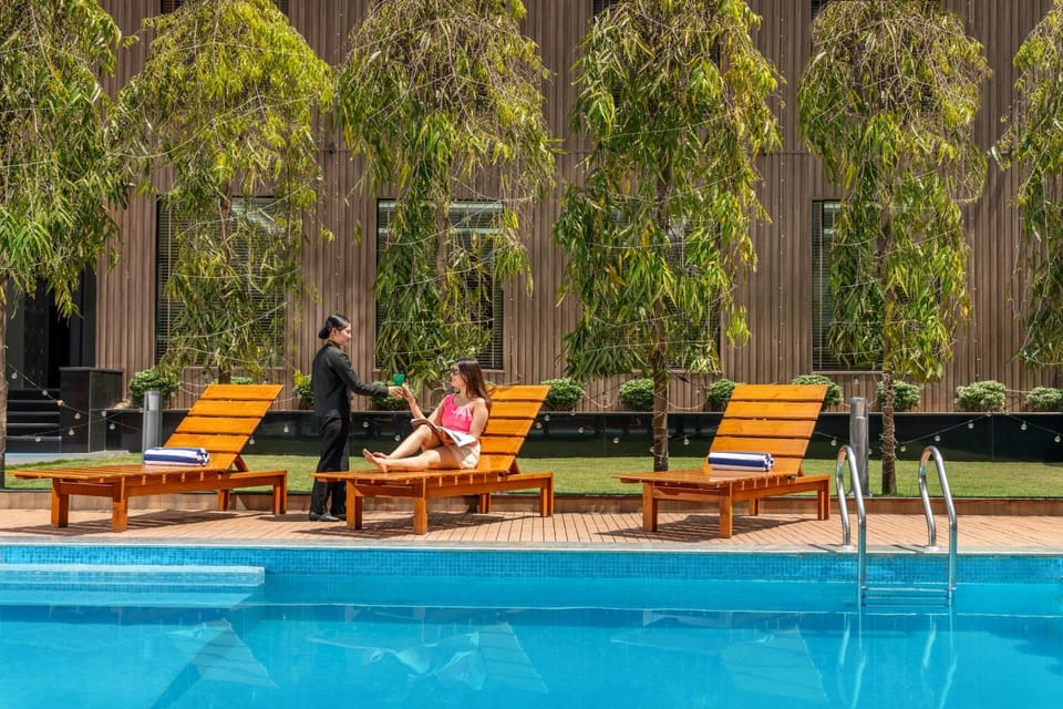 People, Pool view